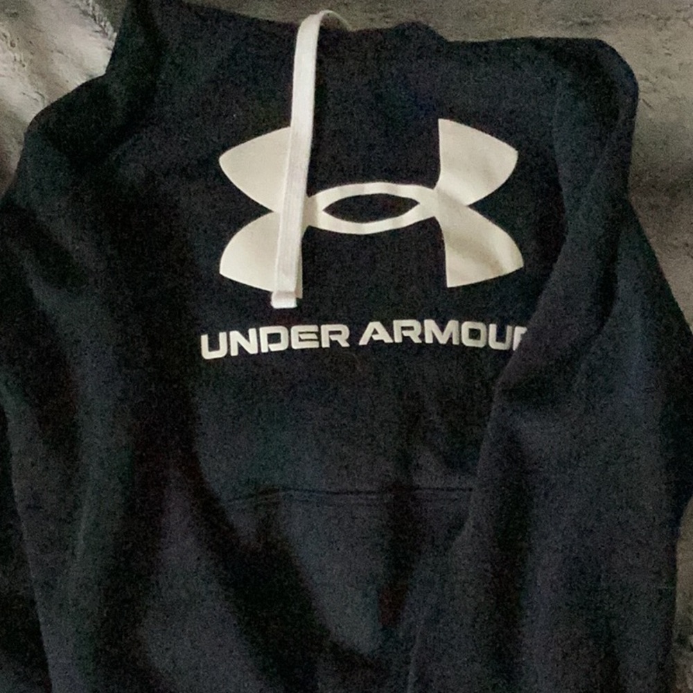 Under Armour Sweatshirt